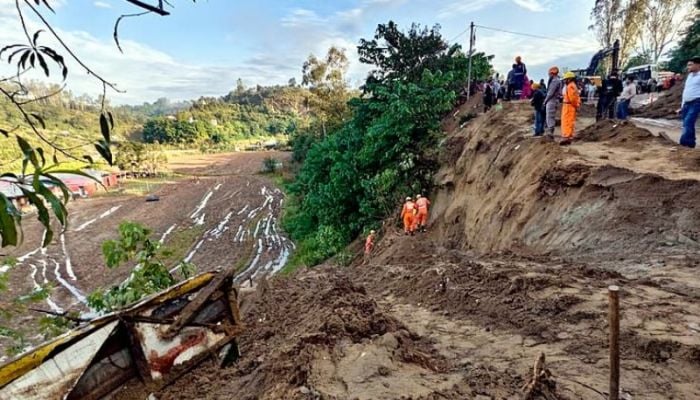 15 dead as landslide hits bus in India's Himachal