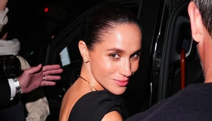Meghan makes surprise appearance at Paris Fashion Week