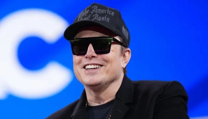Musk becomes world's first half-trillionaire