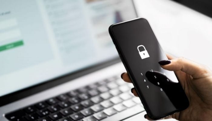 Snapchat, other apps, sites down as outage hits Amazon Web Services