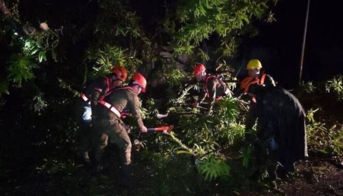 Tropical storm kills family of five as hits Philippines