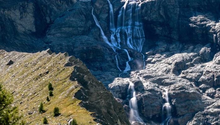 Swiss glaciers melted sharply after light snowfall and heatwave, scientists say