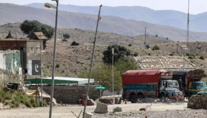 Afghanistan seeks new trade routes as Pakistan ties sour 