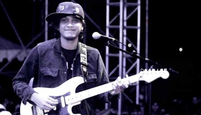 Rising star fingerstyle guitarist Antu Dash advances with success
