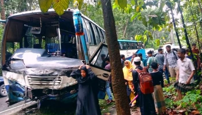 Bus-microbus collision kills 5 in Chokoria