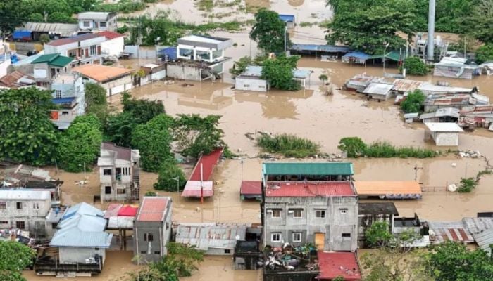 Typhoon moves away from Philippines after killing 2