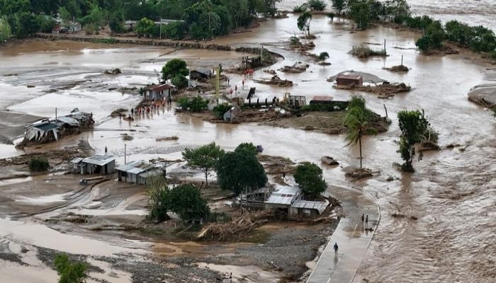 Typhoon Fung-wong floods Philippine towns, leaves 5 dead in its wake