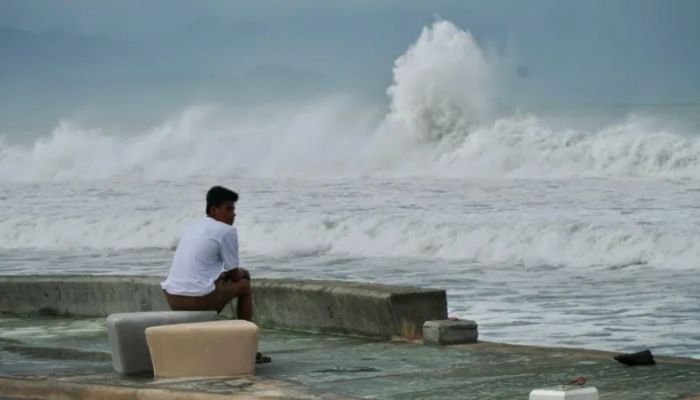 Nearly 1 million evacuated as Philippines braces for super typhoon Fung-wong