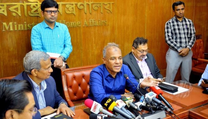 Govt definitely wants Hasina’s repatriation: Home Adviser