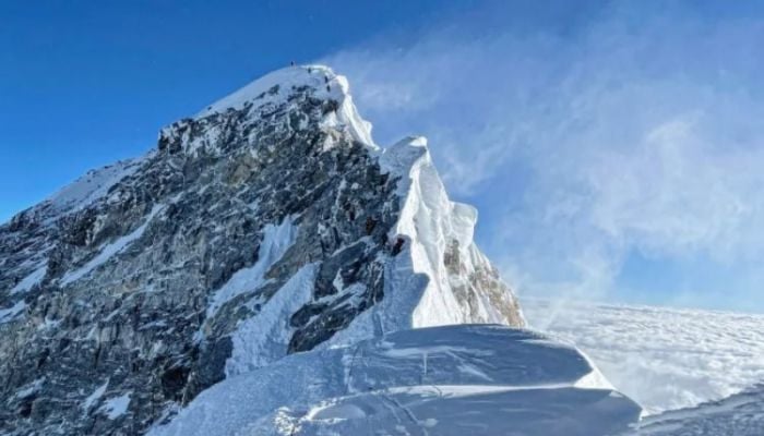 Nepal avalanche kills seven