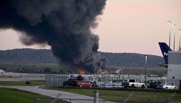 At least three dead after cargo plane crashes at Kentucky airport