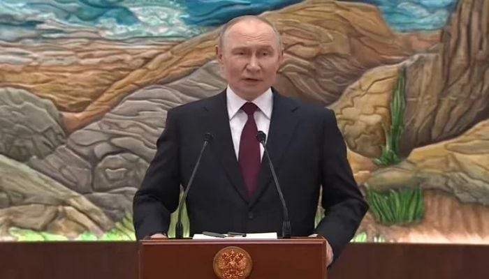 Putin says Russia will fight on unless Ukraine cedes land