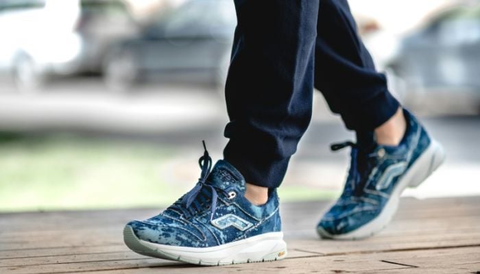 Walking for just 10 minutes after eating can offer 7 benefits