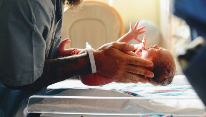 China to cover all childbirth medical expenses by 2026