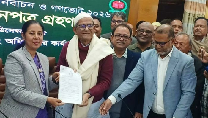 Fakhrul files nomination papers for Thakurgaon-1 constituency