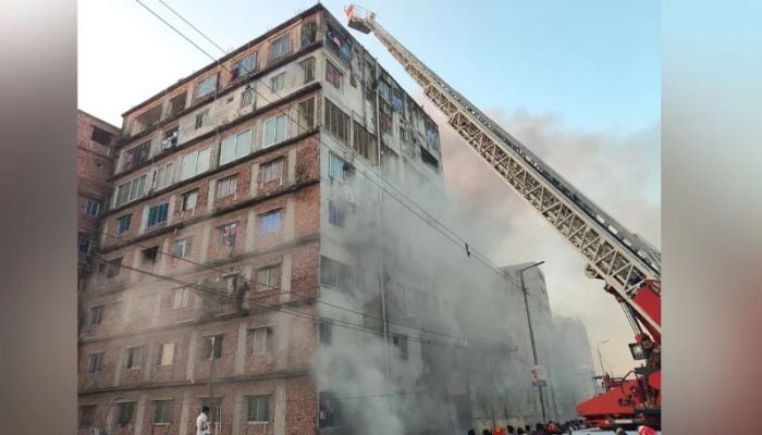 Fire in multi-storey building in Keraniganj, 14 units of fire service on spot