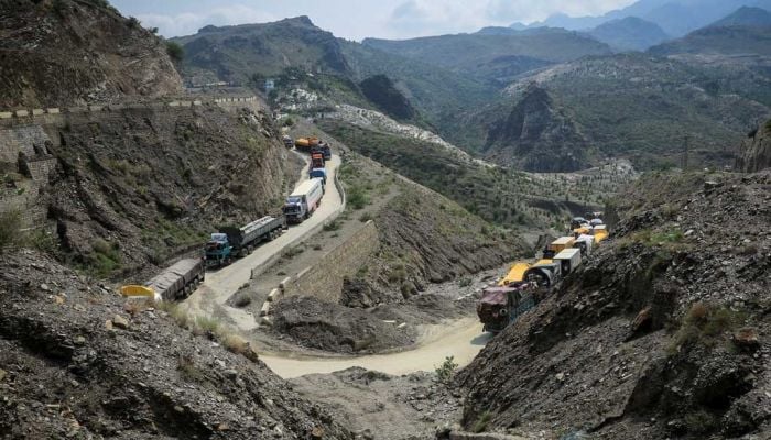 Pakistan, Afghanistan exchange heavy fire along border, officials say