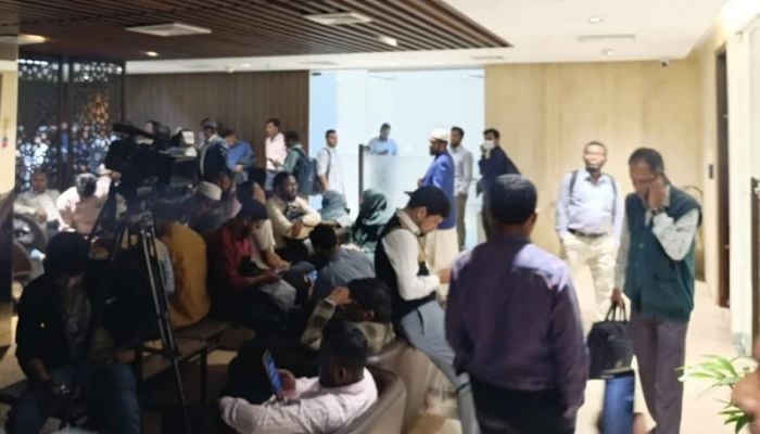 Secretariat employees confine Finance Adviser to office over allowance demand