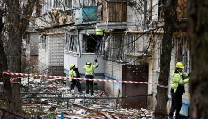 Ukraine loses embattled eastern town