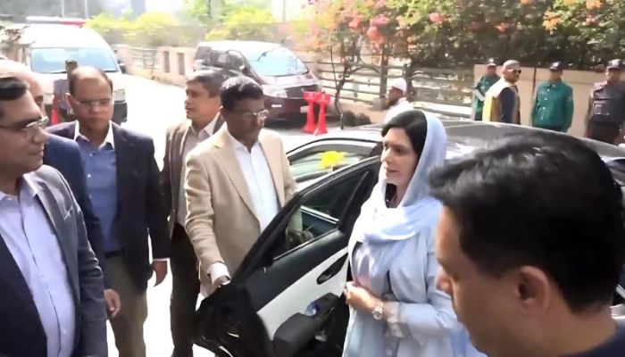 Zubaida Rahman visits Khaleda Zia at Evercare Hospital