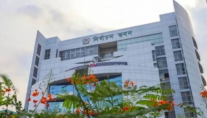 Postal ballots to be counted only if they arrive by 4:30 pm: EC