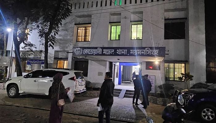 5 policemen attacked while arresting a suspect