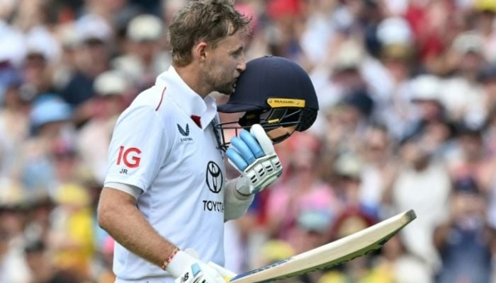 Root's majestic 160 powers England to 384 in final Ashes Test