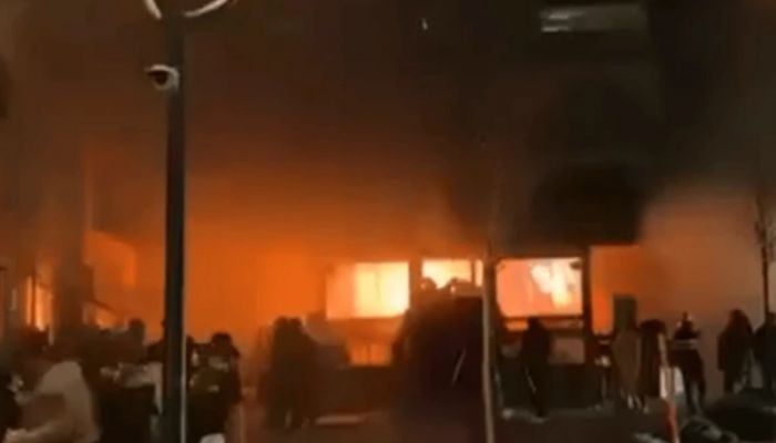 Dozens dead, 100 injured in Swiss ski resort fire