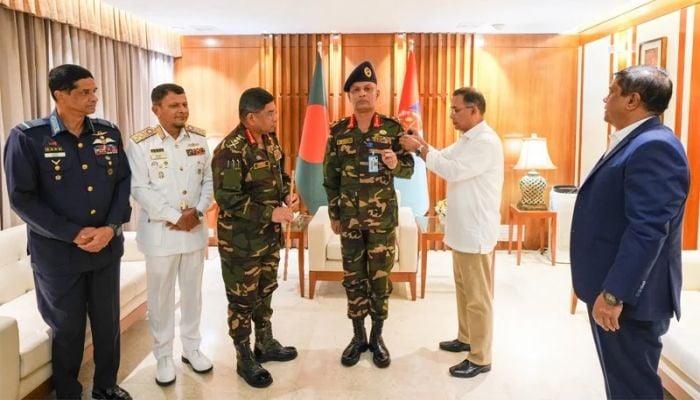 Lt Gen Mushfiqur Rahman takes charge as PSO of Armed Forces Division