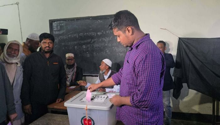 Hopeful about victory, but conspiracy to defeat me is going on: Hasnat Abdullah