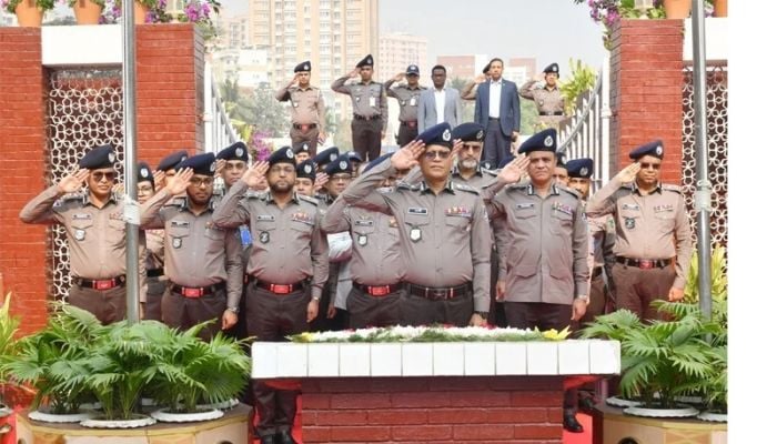 IGP pays tribute to martyred police at Rajarbagh Memorial