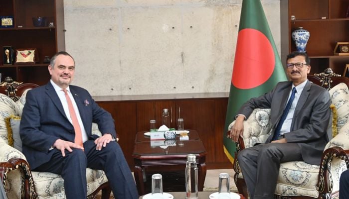 US ambassador meets Foreign Adviser 