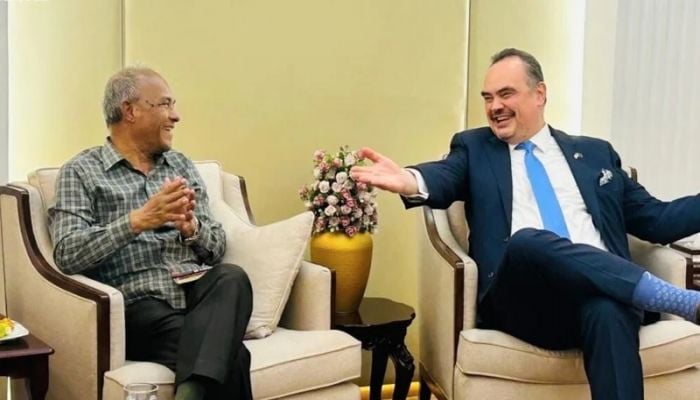 US ambassador hears government's initiatives on election security
