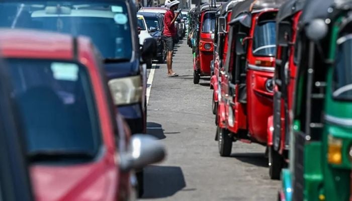Sri Lanka announces four-day work week over fears war will drag