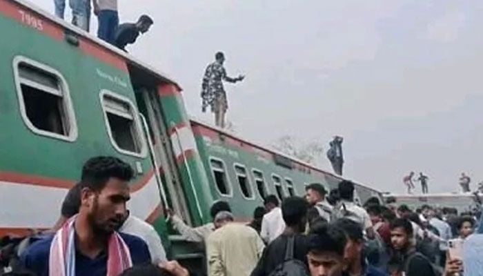 9 coaches of 'Nilsagar Express' derail in Santahar, over 100 injured