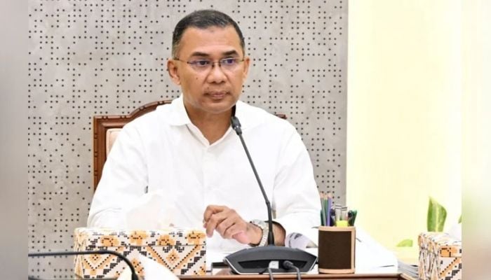 PM orders immediate removal of congratulatory banners, billboards