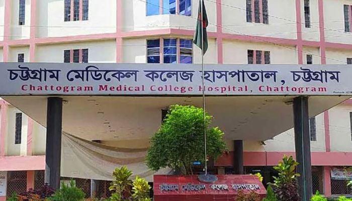 2 die in fire in multi-storey building in Chittagong's Teribazar