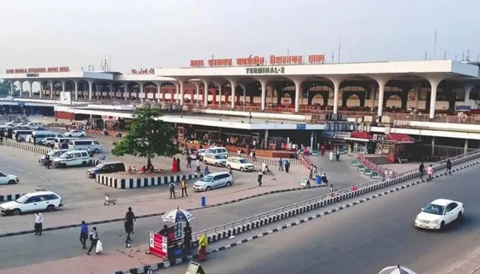 Special Qatar Airways flight returns 430 stranded Bangladeshis