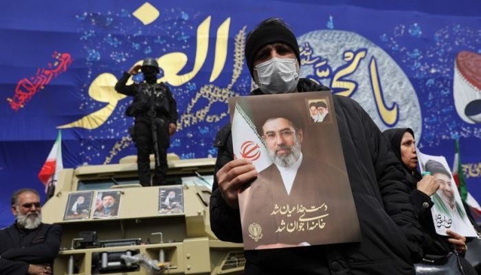 US intelligence says Iran govt is not at risk of collapse, say sources