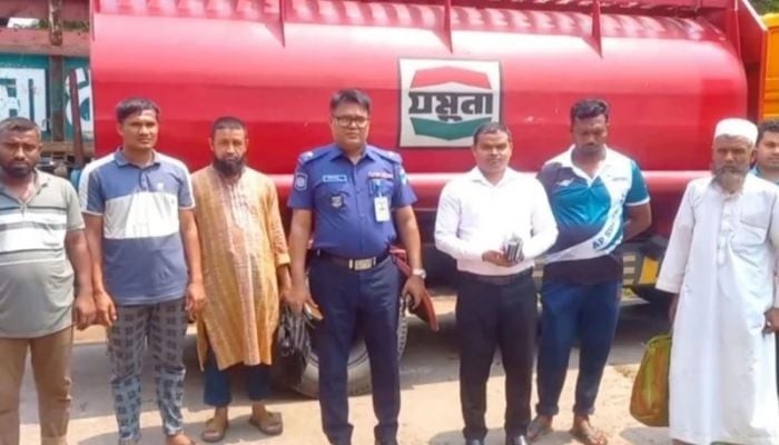 Oil lorry carrying 7,000 litres of petrol seized in Satkhira