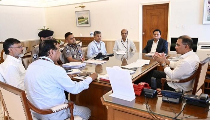 PM orders quick rehabilitation of evicted hawkers