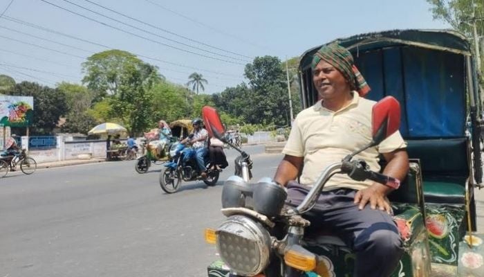 Severe heatwave grips Rajshahi; life disrupted