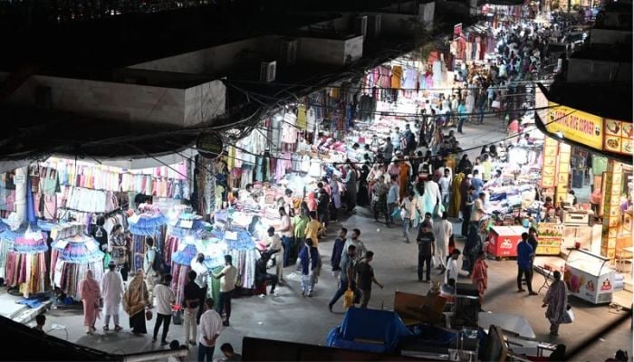 Now shops, malls to stay open till 7pm 