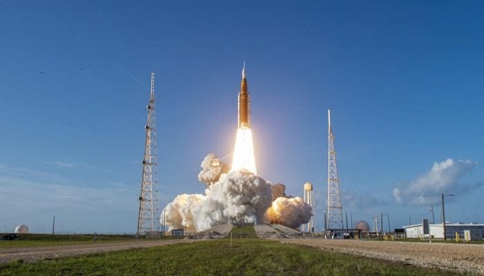 Astronauts begin NASA lunar mission