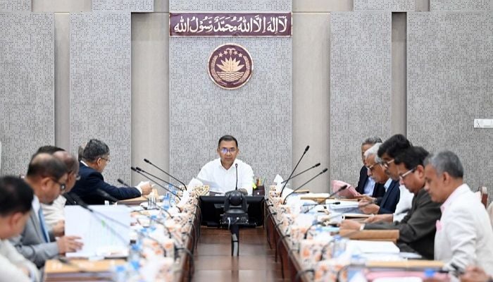 PM chairs ECNEC meeting at secretariat