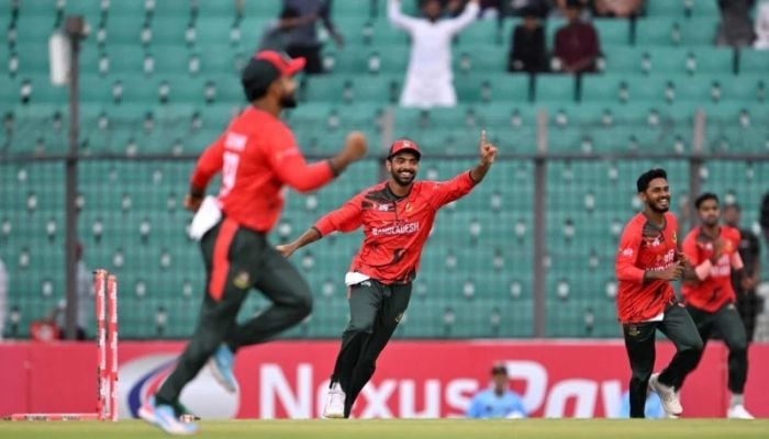 Bangladesh make a 1-0 lead against New Zealand