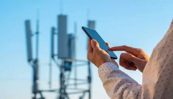 Mobile, internet subscribers rebound