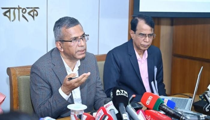 BB governor announces Tk 60,000 crore incentive package