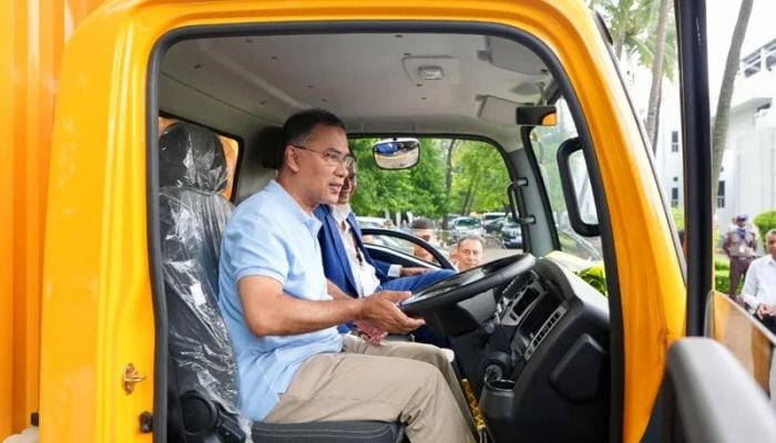 PM assures support after test driving locally-made electric vehicles