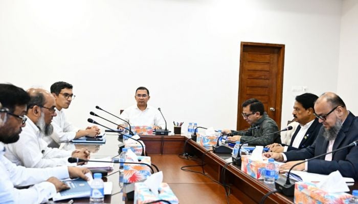 PM chairs meeting on reopening, management of closed factories